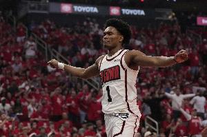 苏利文：阿门就像国际象棋的皇后 他打哪个位置都能影响比赛