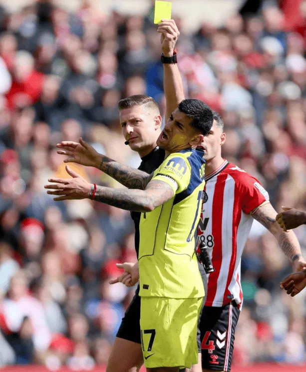 华体会入口-同期后卫最多！自21年8月英超首秀后，罗梅罗总计领到40张牌